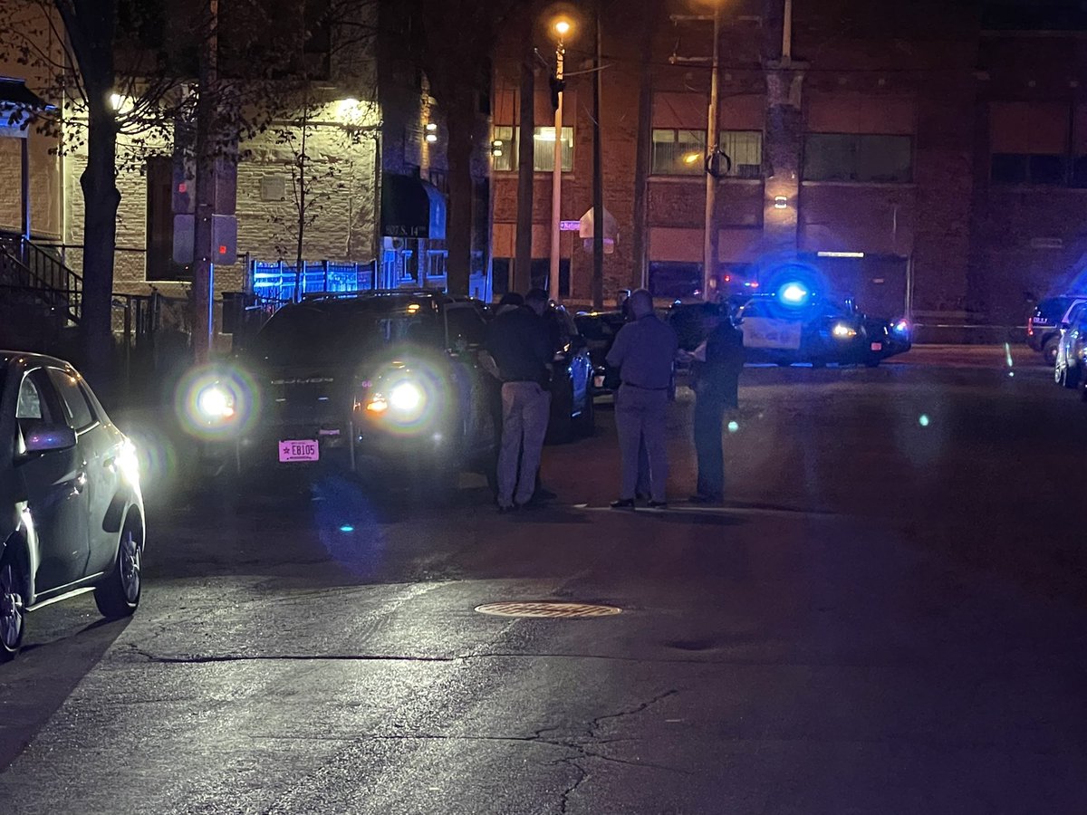 Reports of a double shooting near 14th and National. @MilwaukeePolice on scene investigating