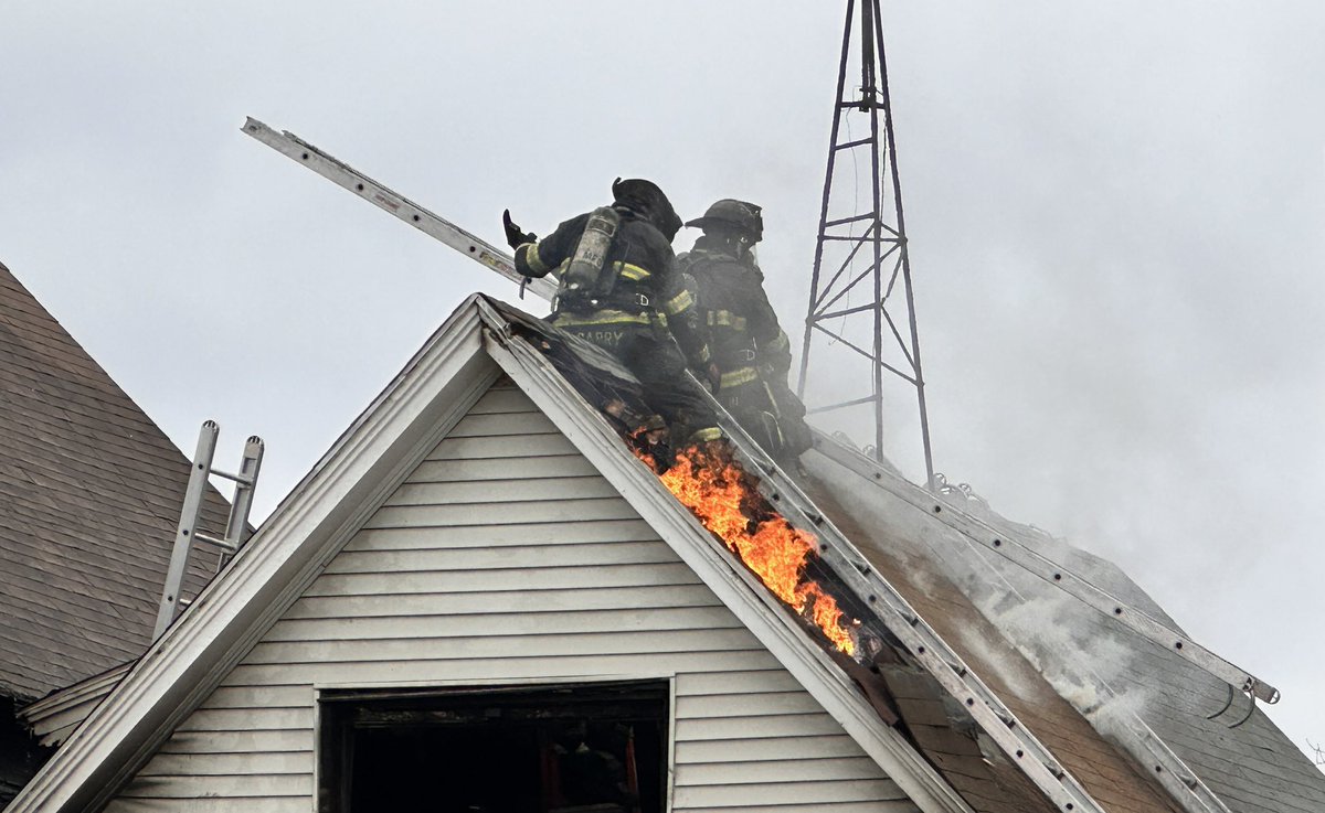 No injuries in a destructive two alarm fire in Milwaukee.  It started inside a vacant house around 11:30 at 39th and Burleigh and spread to an occupied house next door.  First house is destroyed, and the one next door to the west is heavily damaged. 