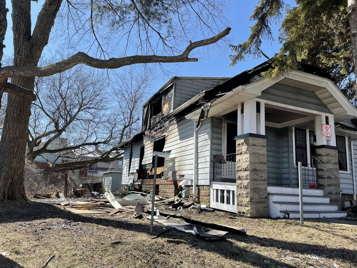 three people are dead after a fire at this home near 33rd and Fairmount Ave. 