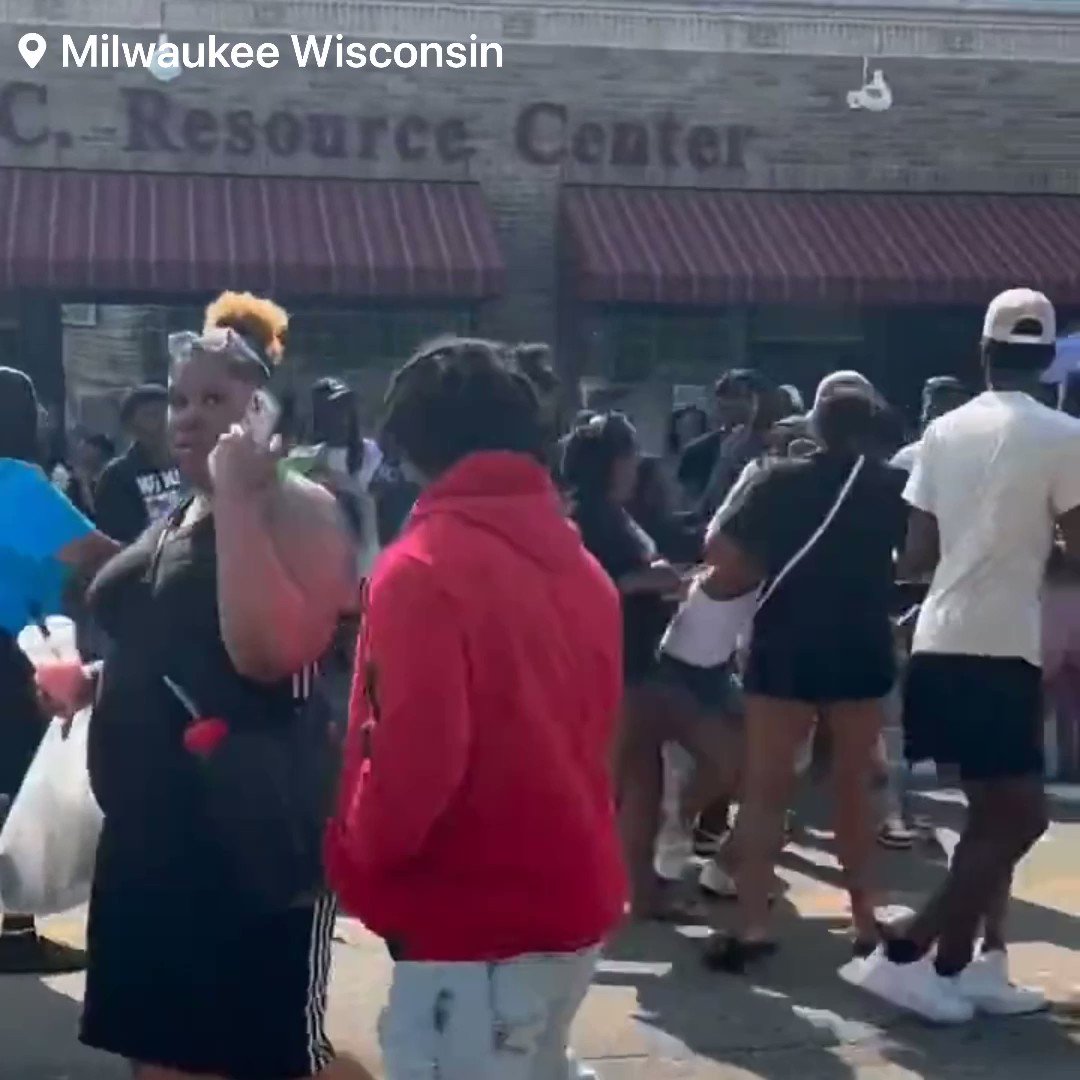 As Multiple Teens Injured by Gunshots during at a Juneteenth Celebration event this evening Milwaukee   Wisconsin. According to the police, a fight occurred among a group of teenagers after a Juneteenth Festival in Milwaukee