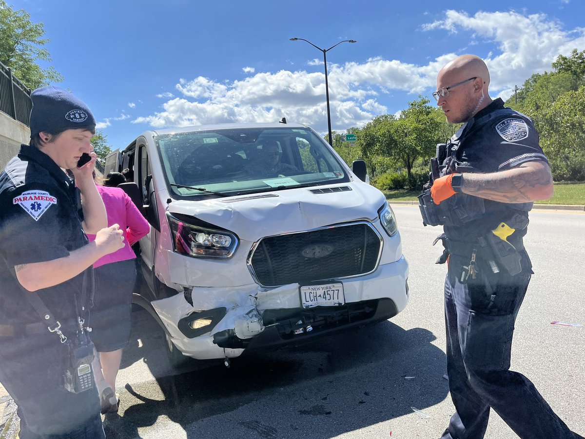 Several vehicles in Tim Walz's motorcade have crashedSeveral members of the press have been injured, including one with a broken arm. Walz did not stop, and immediately carried on to his event like nothing happened. 